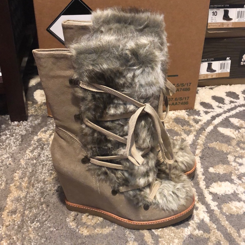 Aldo wedge boot. Size 9. Never worn.